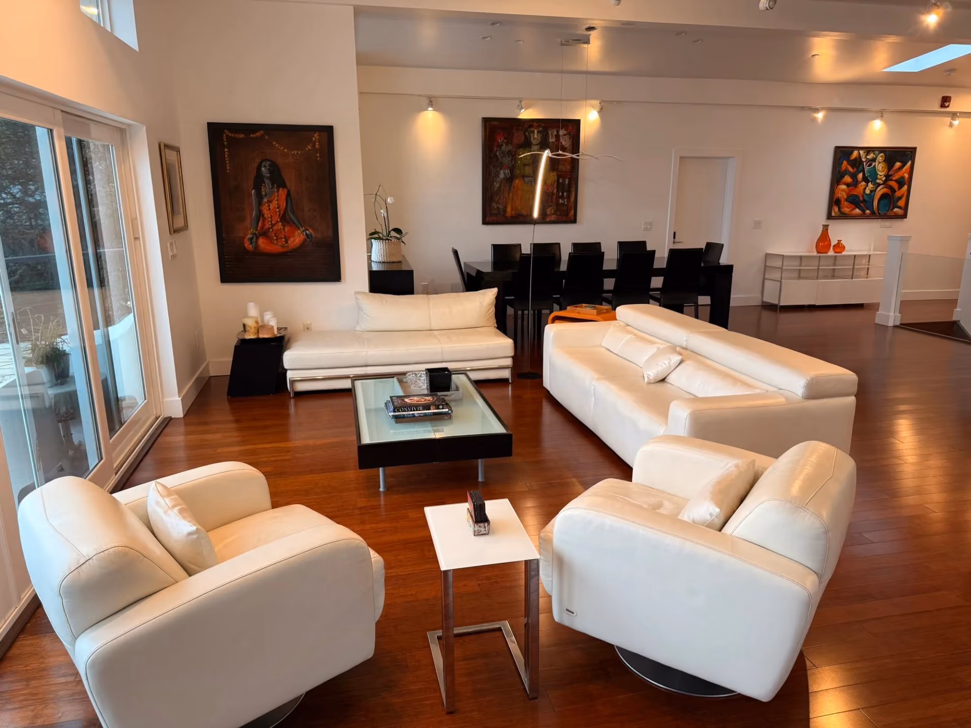 Elegant open-concept living and dining room inside ERIA Corte Madera, available for indoor proposal setups